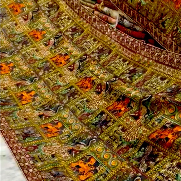 Luxury shawl available now - Picture 1 of 1